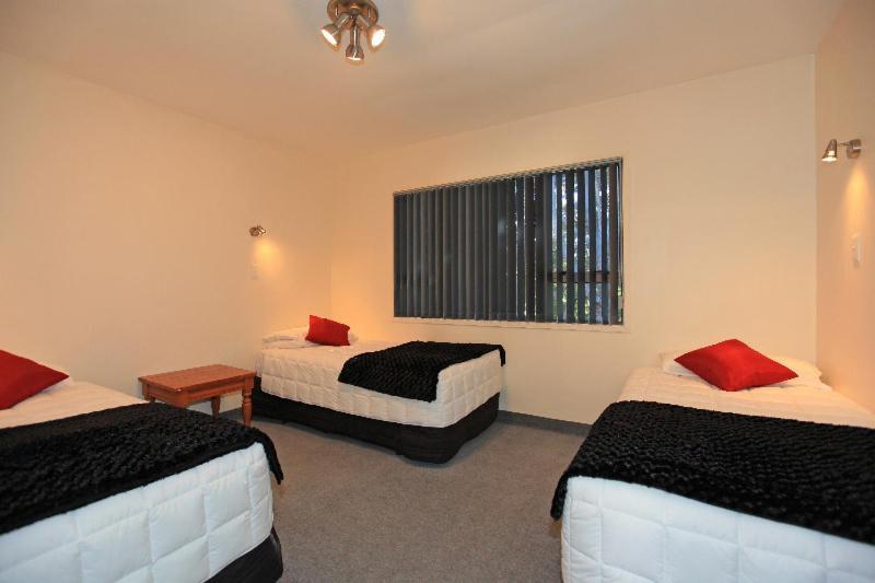 Kapiti Lindale Motel And Conference Centre Paraparaumu Room photo